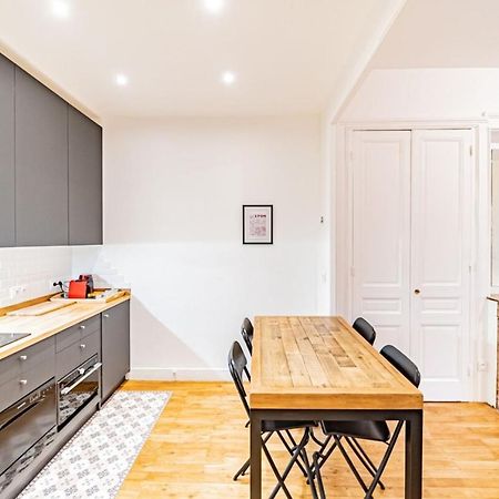 Aapartment With Character Parquet Flooring Fireplace - Charpennes Віллербанн Екстер'єр фото