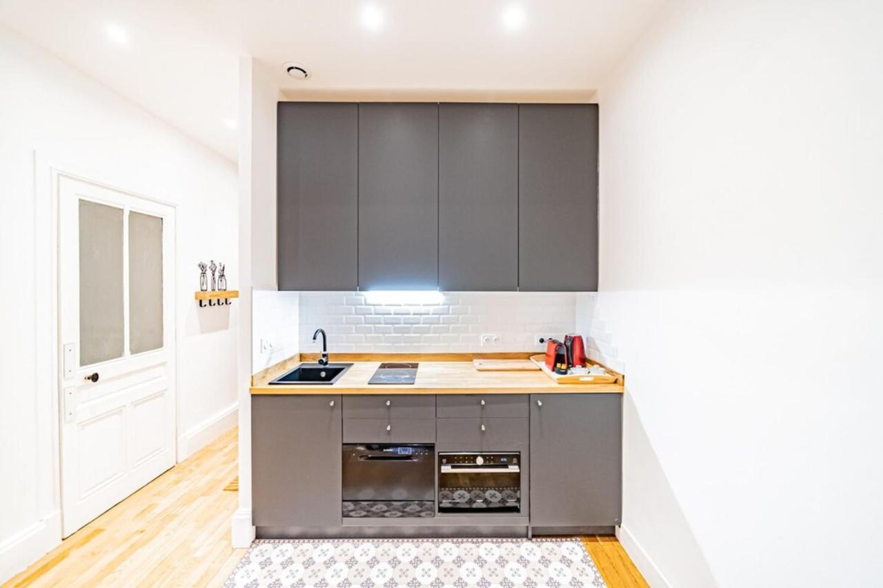 Aapartment With Character Parquet Flooring Fireplace - Charpennes Віллербанн Екстер'єр фото